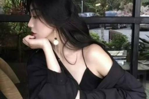 知名女网红翻车每天收入几万礼物却被曝光是AI生成的人物