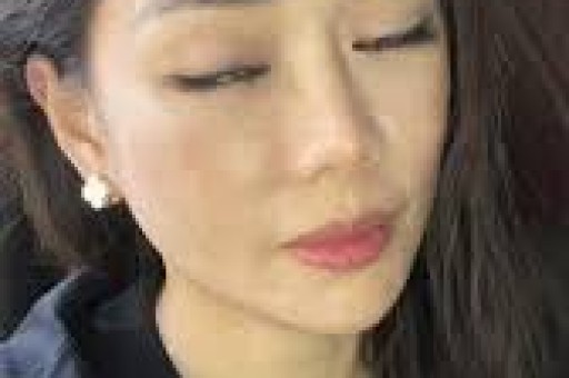 从“嫁给自己”到负债50万：当独立女性被收割有些人缺的不是仪式感是底线