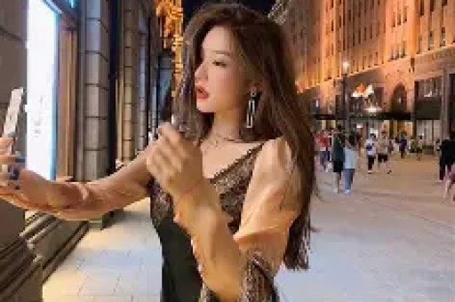 网红直播兜售假大牌 合肥警方突袭一锅端